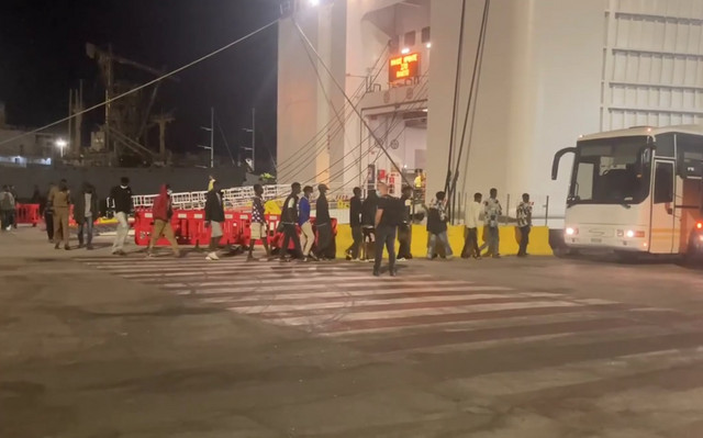 Μεταφορά-μεταναστών-στον-Πειραιά-από-την-Κρήτη-υπό-αυστηρά-μέτρα-ασφαλείας