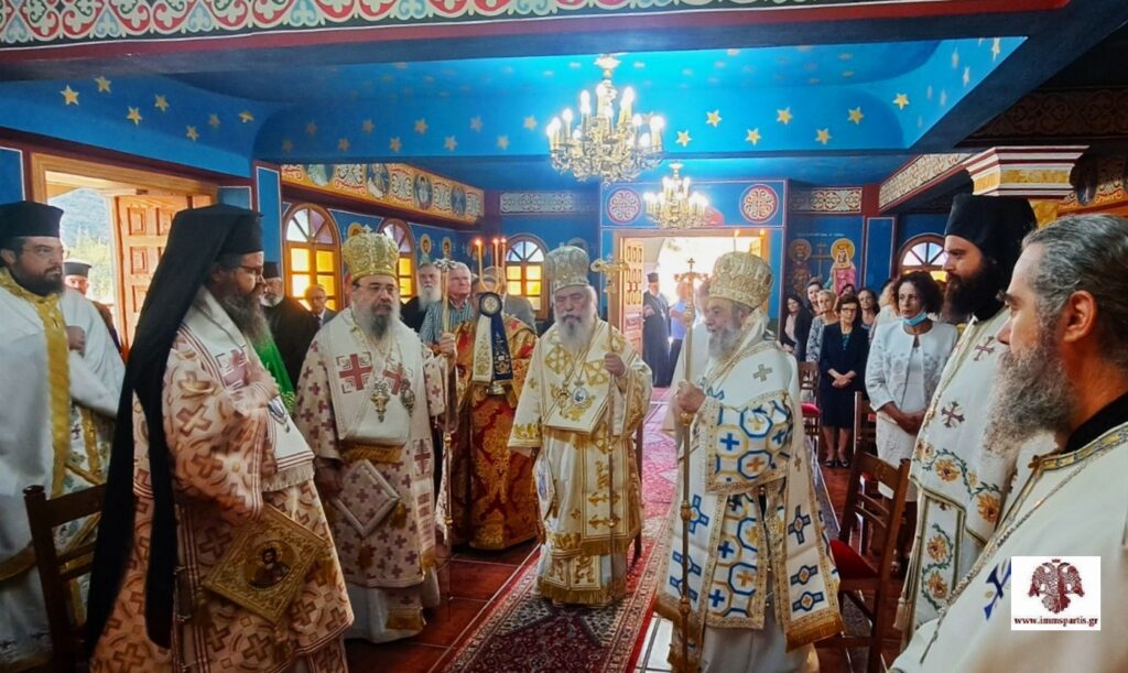 Αρχιερατικό-Συλλείτουργο-στους-Μολάους-για-τα-Ονομαστήρια-του-Μητροπολίτη-Σπάρτης