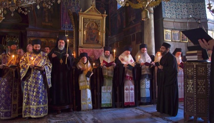 Ο-Μητροπολίτης-Σύμης-στην-Εξόδιο-Ακολουθία-του-Γέροντα-Βασιλείου-Γοντικάκη