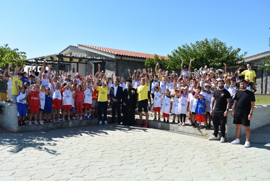 Η-4η-αθλητική-εορτή-του-Μπάσκετ-στις-Κατασκηνώσεις-“Παίδων-Χώρα”-της-Μητροπόλεως-Μαρωνείας