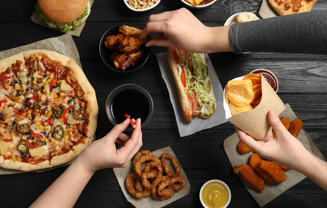 Γιατί-μας-αρέσει-τόσο-πολύ-το-junk-food;