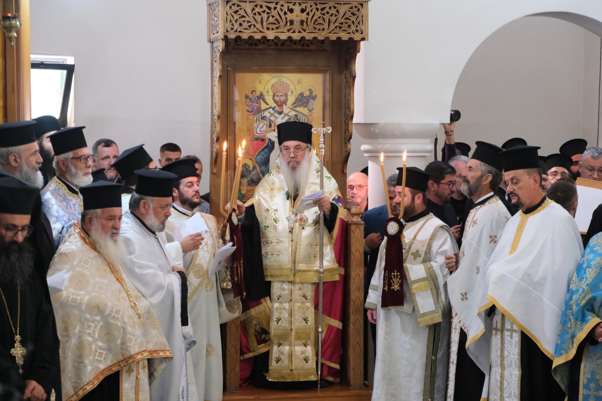 Φωτογραφικά-στιγμιότυπα-από-την-Ενθρόνιση-του-Μητροπολίτη-Αργυροκάστρου