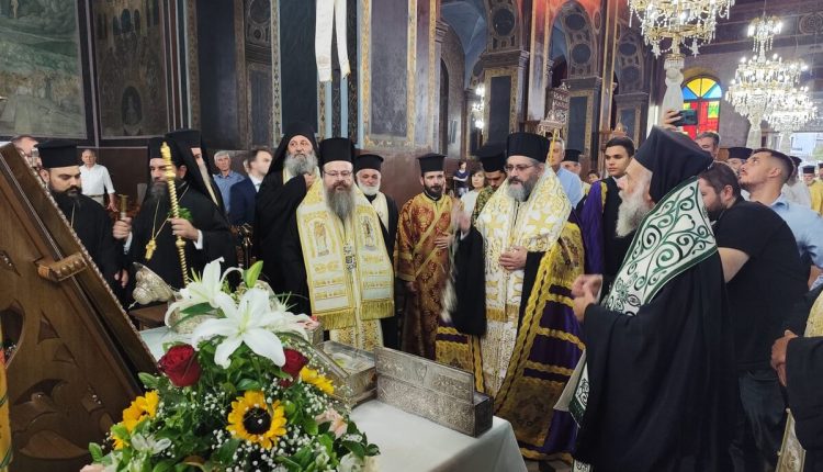 Πολυαρχιερατικός-Εσπερινός-για-τους-οκτώ-πολιούχους-Αγίους-της-Καρδίτσας