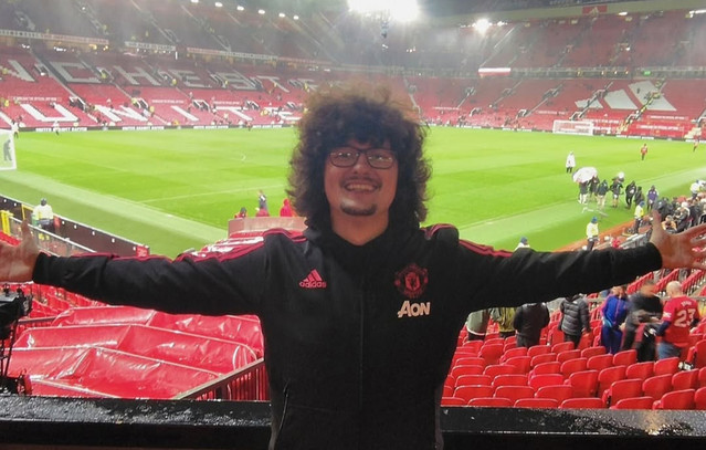 Θύμα-επίθεσης-ο-viral-οπαδός-της-Μάντσεστερ-Γιουνάιτεντ-που-μένει-ακούρευτος-μέχρι-να-κερδίσει-η-ομάδα-του-πέντε-σερί-παιχνίδια