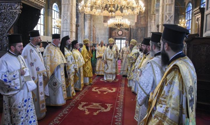 Συλλείτουργο-με-τη-συμμετοχή-του-Μητροπολίτη-Καστορίας-στο-Μπουργκάς