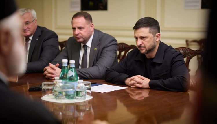 Ζελένσκι-σε-Οικουμενικό-Πατριάρχη:-Καταστροφική-η-επιρροή-της-ρωσικής-εκκλησίας-στην-Ουκρανία