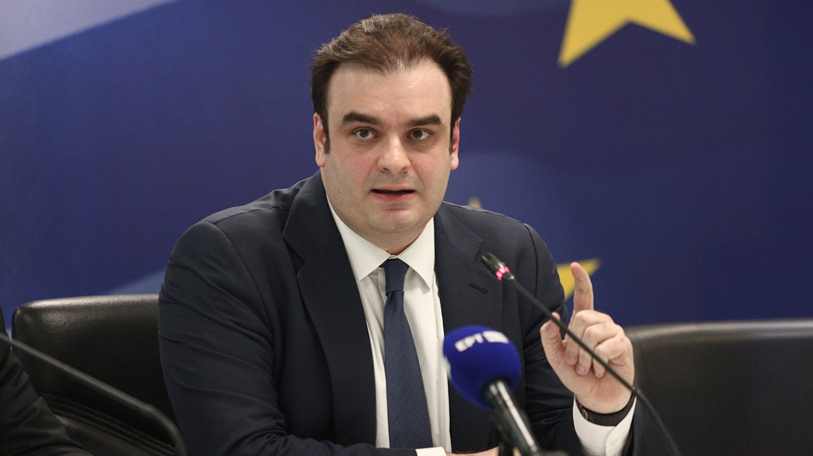 Κ-Πιερρακάκης:-Ένα-δισ.-ευρώ-στους-λογαριασμούς-των-δημοσίων-υπαλλήλων-το-2026