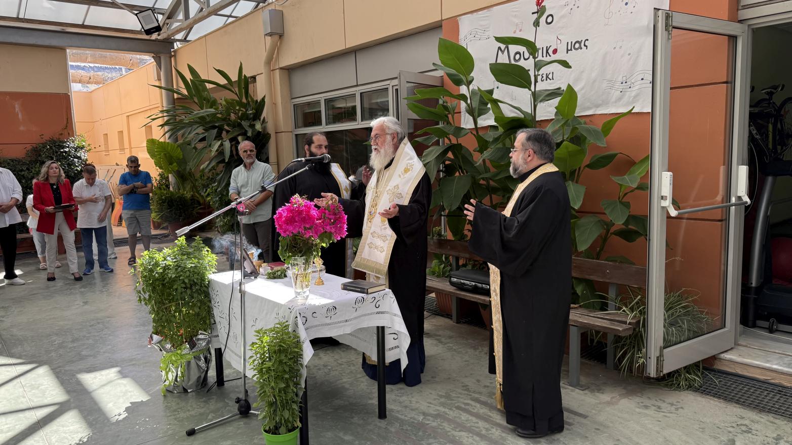 Αγιασμός-στο-«Εργαστήρι»,-σύλλογο-γονέων-και-φίλων-ΑμεΑ-από-τον-Ιλίου-Αθηναγόρα