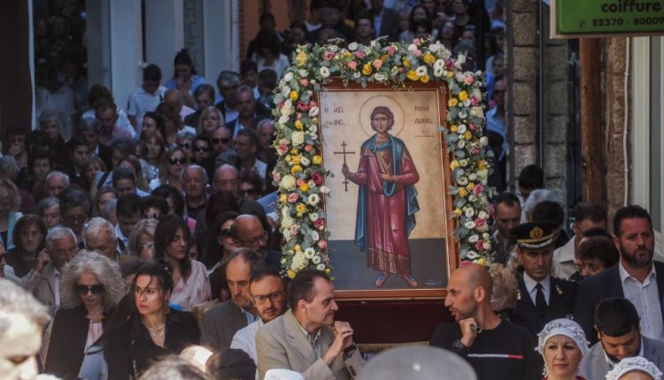 Το-Καρπενήσι-τίμησε-τον-πολιούχο-και-προστάτη-του,-Άγιο-Νικόλαο-τον-Καρπενησιώτη