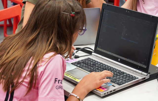 Το-code-like-a-girl-διαμορφώνει-τις-code-experts-του-μέλλοντος-για-9η-χρονιά