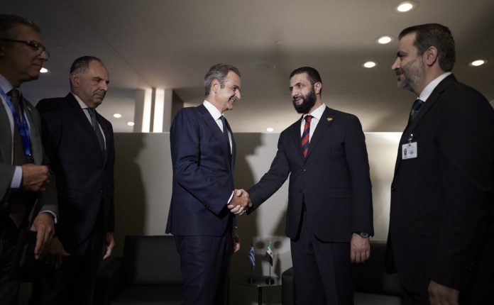 Συνάντηση-Μητσοτάκη-αλ-Σάρα-στη-Νέα-Υόρκη:-Ιδιαίτερης-σημασίας-για-την-Ελλάδα-η-ανάγκη-προστασίας-των-Χριστιανικών-πληθυσμών-στη-Συρία