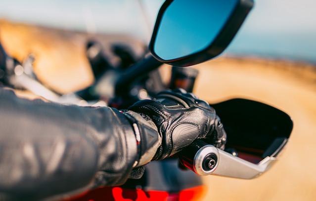 Δεν-είναι-μόνο-το-κράνος-–-Η-επιπλέον-προστασία-που-χρειάζεται-κάθε-αναβάτης