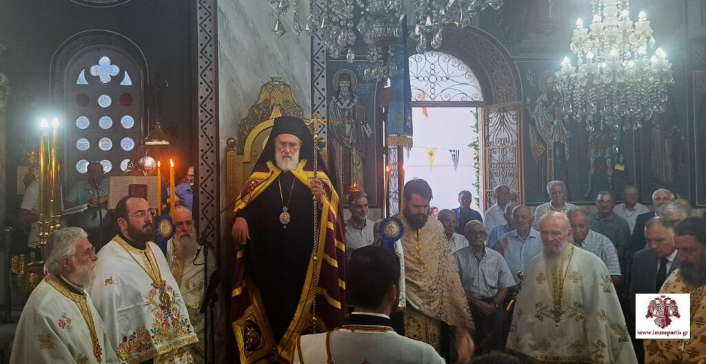 Δισαρχιερατικός-Εσπερινός-στα-Βελανίδια-για-την-Παναγία-Μυρτιδιώτισσα