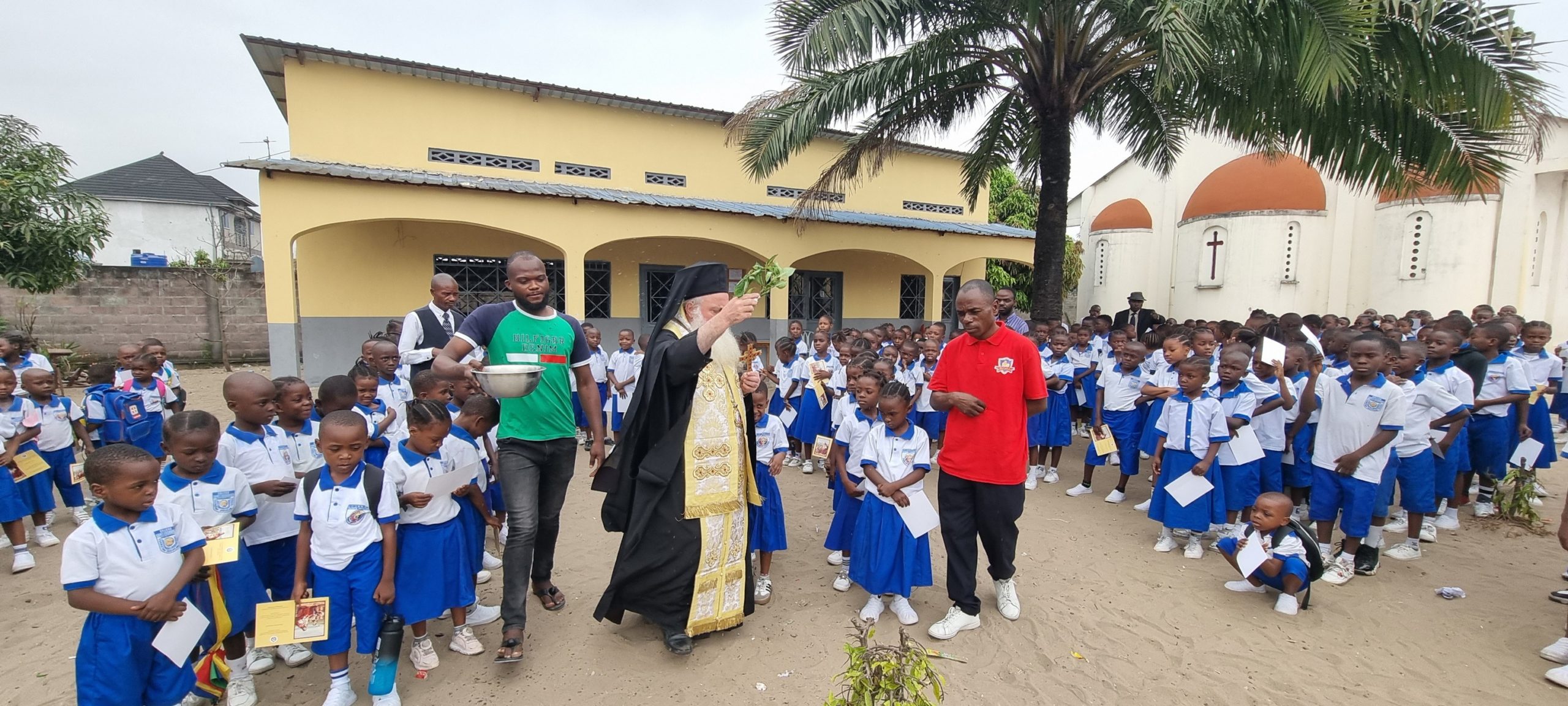 Αγιασμοί-σε-σχολεία-της-Ιεράς-Μητροπόλεως-Κινσάσας