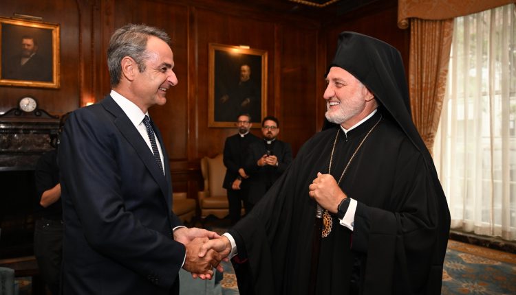 Σε-ομογενειακή-εκδήλωση-προς-τιμήν-του-Πρωθυπουργού-ο-Αρχιεπίσκοπος-Αμερικής