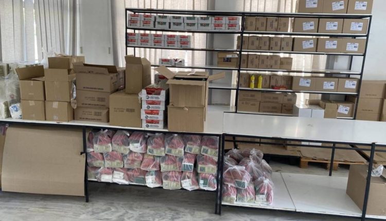 Παράδοση-τροφίμων-από-το-Γενικό-Φιλόπτωχο-Ταμείο-της-Ιεράς-Μητροπόλεως-Καστορίας