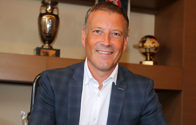 Αποκάλυψη-Κλάτενμπεργκ:-Πέταξα-παπούτσι-στον-Μουρίνιο,-χλώμιασε-και-έφυγε-από-τα-αποδυτήρια