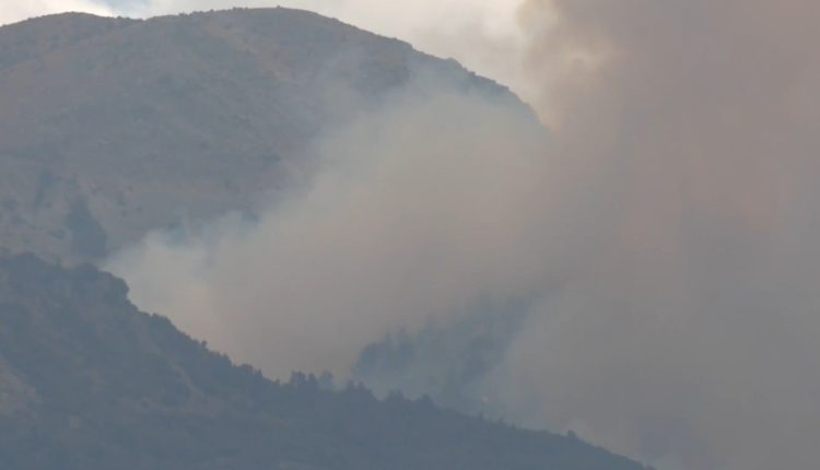 Πάτρα:-Φωτιά-τώρα-στο-Παναχαϊκό-όρος-–-Άνεμοι-και-ανάγλυφο-δυσχεραίνουν-το-έργο-της-πυρόσβεσης-–-Στη-μάχη-8-εναέρια-μέσα-–-Βελτιωμένη-εικόνα-–-ertnews.gr