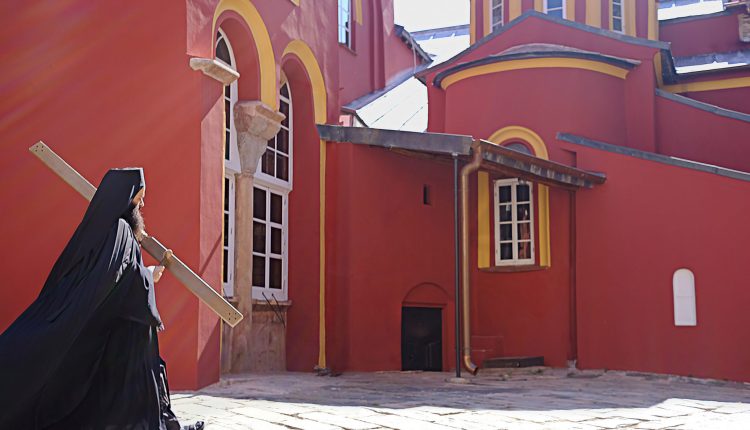 ΖΩΝΤΑΝΑ-σήμερα-τα-εγκαίνια-της-φωτογραφικής-έκθεσης-«Άγιον-Όρος-–-Πέρα-από-το-Ορατό»-στη-Θεσσαλονίκη