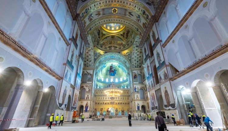 Με-γοργούς-ρυθμούς-συνεχίζονται-οι-εργασίες-ένα-μήνα-πριν-τα-εγκαίνια-του-Εθνικού-Καθεδρικού-Ναού-στο-Βουκουρέστι