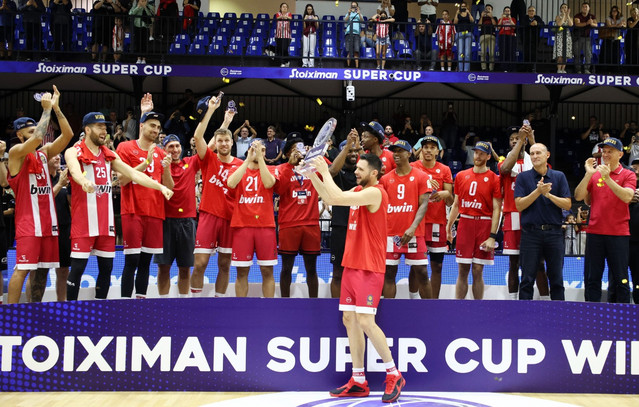 Ολυμπιακός:-Τα-συγχαρητήρια-της-ΠΑΕ-για-το-Σούπερ-Καπ-του-μπάσκετ-–-«Θρυλικό-επίτευγμα-οι-334-τίτλοι»