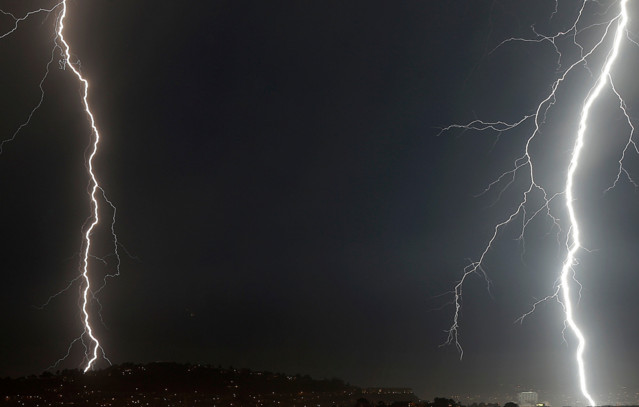 ΕΜΥ:-Αναβάθμισε-το-έκτακτο-δελτίο-επιδείνωσης-καιρού-σε-επικίνδυνων-καιρικών-φαινομένων-–-Πού-θα-χτυπήσει-η-κακοκαιρία