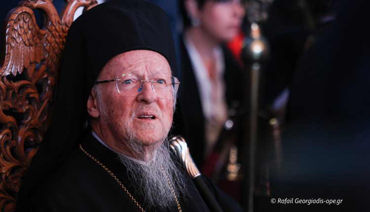 Οικουμενικός-Πατριάρχης:-Οι-φωτογραφίες-του-Γιάννη-Γιαννάτου-είναι-τα-παράθυρα-του-Αγίου-Όρους-προς-τον-κόσμο
