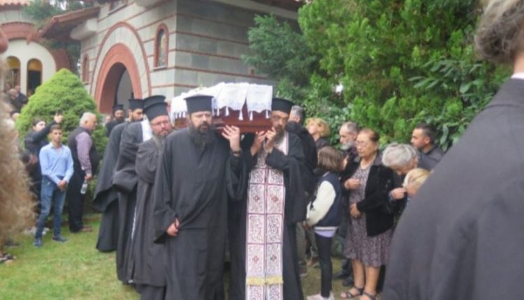 Εξόδιος-Ακολουθία-Αρχιμανδρίτου-Ιεροθέου-Κοκονού