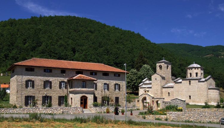 Μαυροβούνιο:-Αστυνομοκρατία-και-παρακολουθήσεις-καταγγέλλει-η-Μητρόπολη-Νίκσιτς