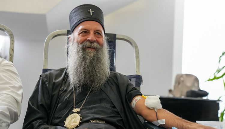 Ο-Πατριάρχης-Σερβίας-Πορφύριος-συμμετείχε-σε-εθελοντική-αιμοδοσία-στο-Βελιγράδι