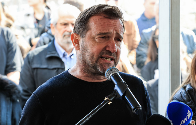 «Θα-σκοτώνουμε-τις-μάνες-κάθε-μέρα;»:-Οργή-Πλακιά-για-διαρροή-φωτογραφιών-με-σάκους-που-περιέχουν-σορούς-των-θυμάτων-των-Τεμπών