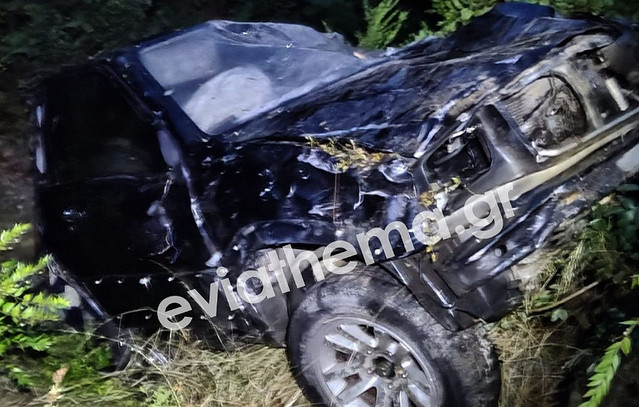 Σοκαριστικό-τροχαίο-με-ένα-νεκρό-στη-Βόρεια-Εύβοια-–-Αυτοκίνητο-έκανε-«βουτιά»-σε-χαράδρα-150-μέτρων