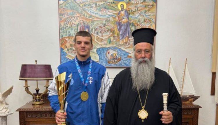 Ο-Πρωταθλητής-Ευρώπης-στο-kickboxing-Σωτήρης-–-Αλέξανδρος-Σγουρίδης-στον-Μητροπολίτη-Κίτρους-Γεώργιο