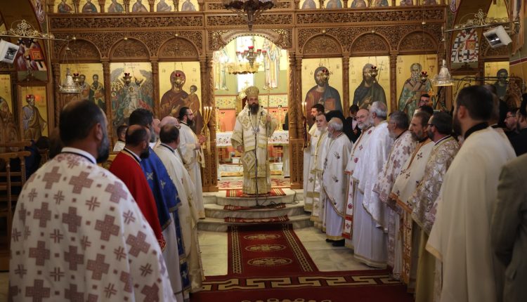 Η-πρώτη-Θεία-Λειτουργία-του-Μητροπολίτη-Κορυτσάς-Αναστασίου