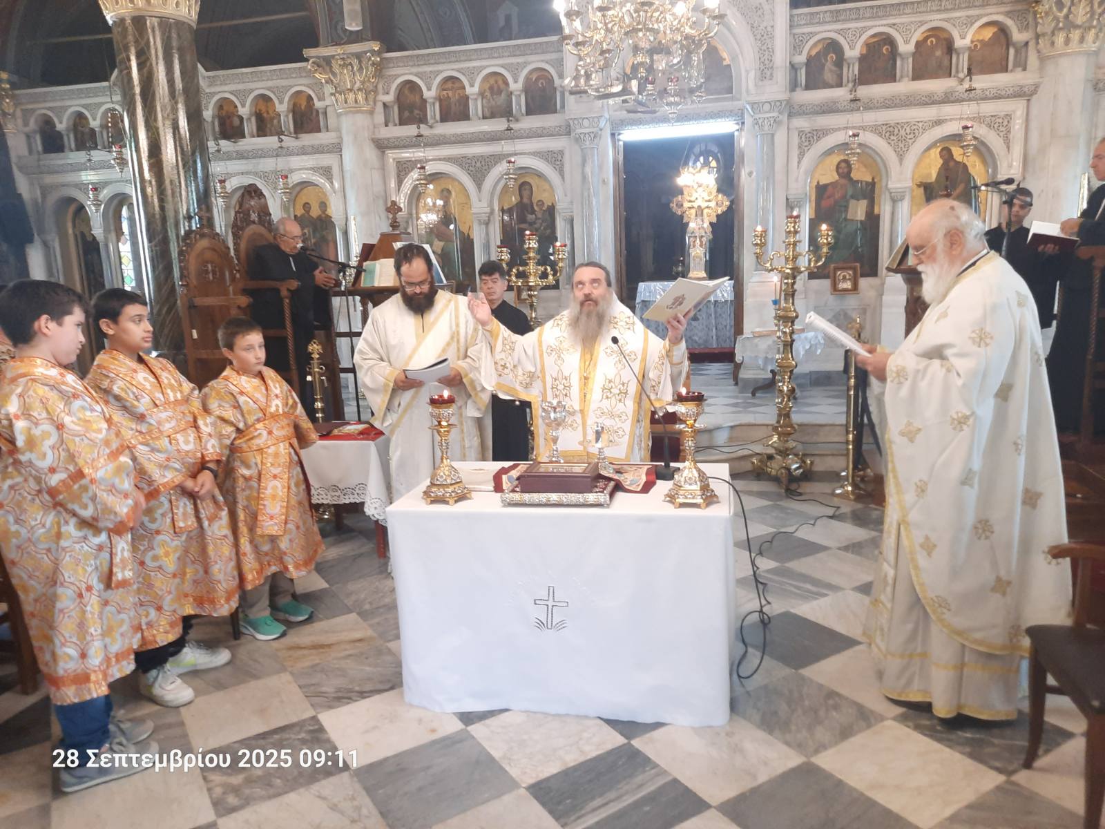 Λατρευτική-και-πνευματική-διακονία-στην-Ιερά-Μητρόπολη-Χίου