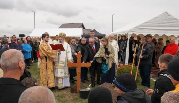 Ο Μητροπολίτης-Μολδαβίας-έθεσε-τον-θεμέλιο-λίθο-σε-εκκλησία-του-Κέντρου-Εξυπηρέτησης-Ενηλίκων-με-Αναπηρίες-στο-Ντραγκομίρεστι