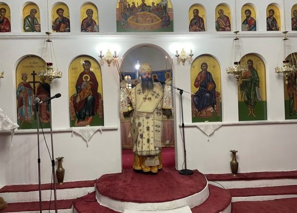 Κόρινθος:-Θεία-Λειτουργία-στον-ΙΝ-Αγ.-Κωνσταντίνου-και-Ελένης-και-πανηγυρικός-Εσπερινός-Οσίου-Κυριακού