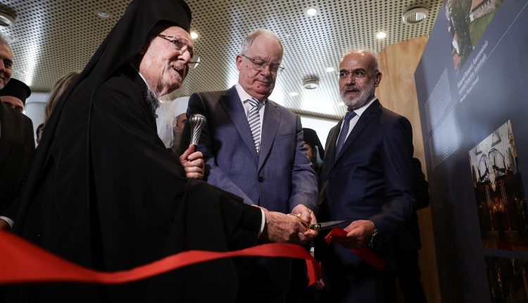 Έκθεση-αφιερωμένη-στον-Άγιο-Δημήτριο-εγκαινίασαν-Οικουμενικός-Πατριάρχης-και-ΠτΔ