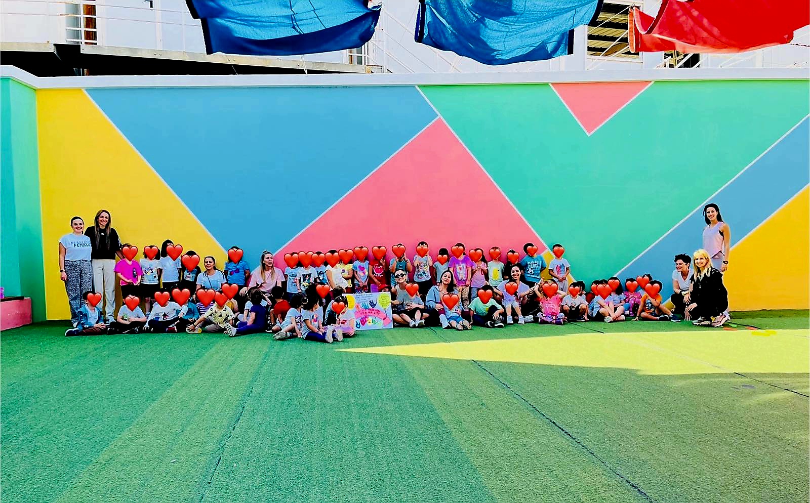 Φοιτήτριες-από-το-ΤΕΦΑΑ-του-Δημοκρίτειου-Παν/μιου-Θράκης-στους-Βρεφονηπιακούς-της-Μητροπόλεως-Μαρωνείας