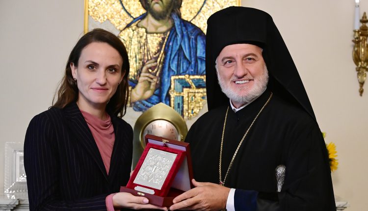 Ο-Αρχιεπίσκοπος-Αμερικής-υποδέχθηκε-την-υπουργό-Εξωτερικών-της-Ρουμανίας