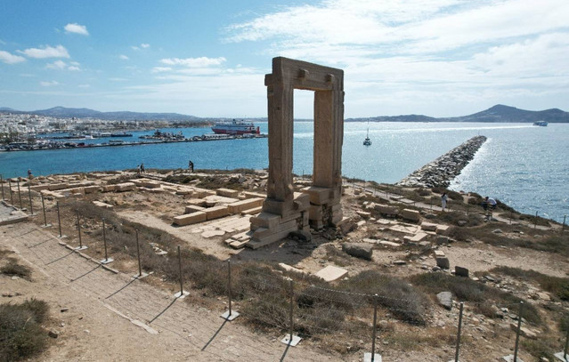 Νέα-περίφραξη-στην-Πορτάρα-Νάξου-–-Παραίτηση-αιτήματος-Δήμου-Νάξου-προς-το-Πρωτοδικείο-για-την-προσωρινή-περίφραξη