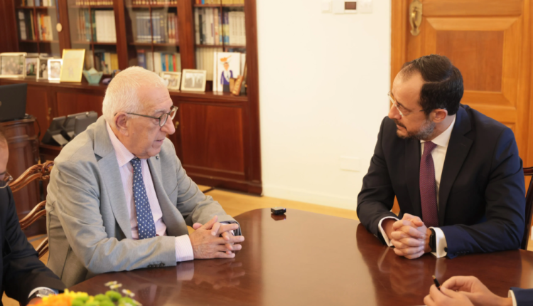 Σημαντική-η-κινητικότητα-στο-Κυπριακό-μετά-από-χρόνια,-λέει-ο-Νίκος-Χριστοδουλίδης-υποδεχόμενος-τον-Κακλαμάνη