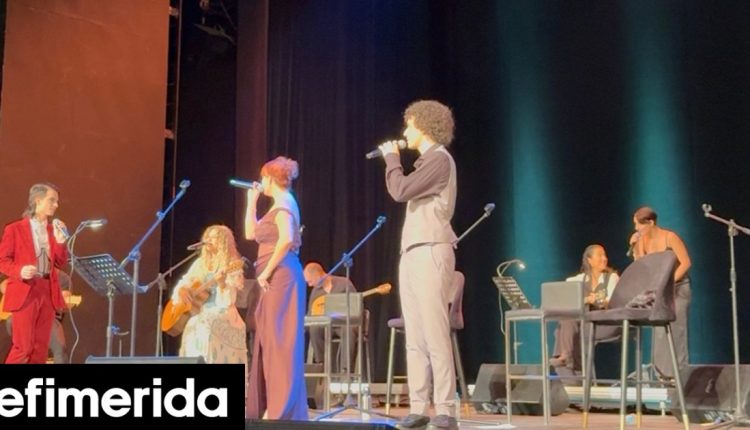 to-Θέατρο-Παλλάς-άνοιξε-τις-πόρτες-του-στους-μουσικούς-του-Δρόμου-και-η-σκηνή-γέμισε-αστέρια