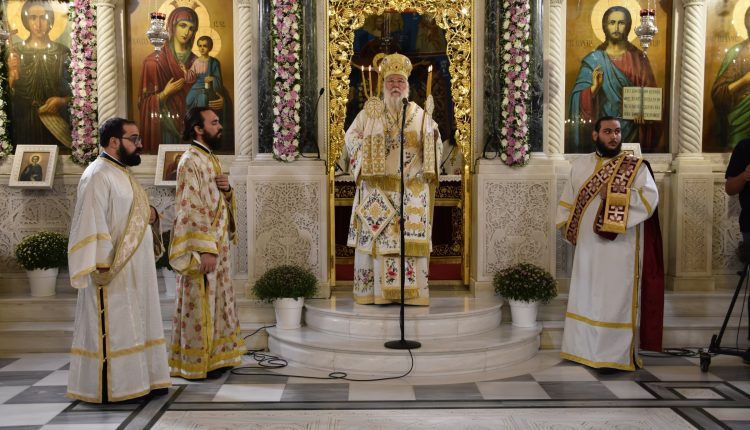 Ο-Κερκύρας-Νεκτάριος-προσκυνητής-στον-Άγιο-Ιωάννη-τον-Ρώσο