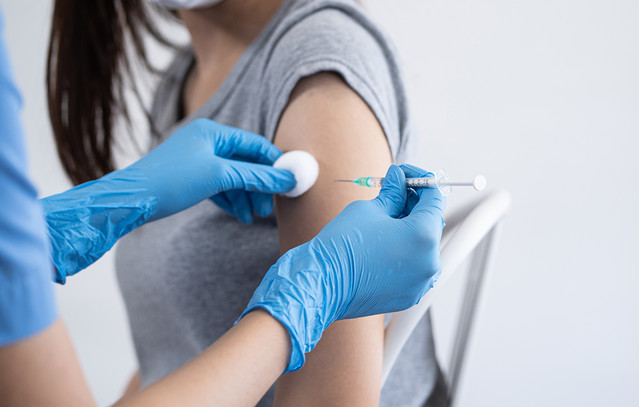 pfizer:-Χιλιάδες-γυναίκες-καταγγέλλουν-εμφάνιση-όγκων-στον-εγκέφαλο-μετά-από-δημοφιλή-αντισυλληπτική-ένεση