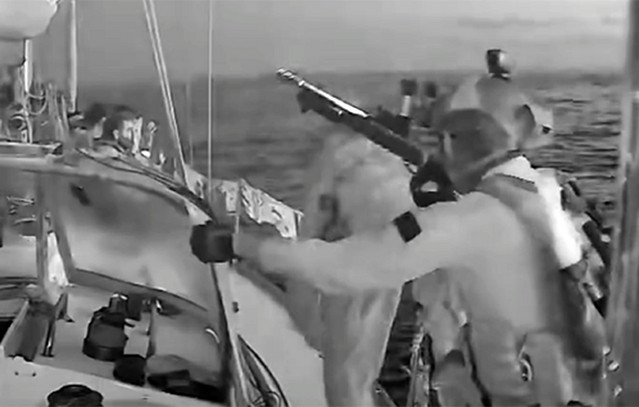 Το-ελληνικό-«Οξυγόνο»-μεταξύ-των-πλοίων-που-έπλεαν-προς-τη-Γάζα-και-αναχαιτίστηκαν-από-το-Ισραήλ-–-Βίντεο-από-το-ρεσάλτο