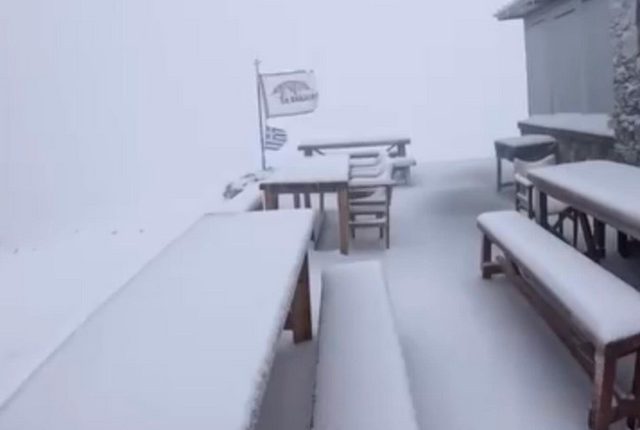 Τα-πρώτα-χιόνια-έπεσαν-στον-Όλυμπο