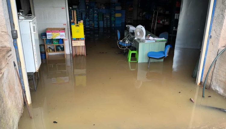 Αιτωλοακαρνανία:-Πλημμύρισαν-δρόμοι-στο-Αιτωλικό-–-Μικρής-έκτασης-πλημμύρες-σε-υπόγεια-στην-Κατοχής-–-ertnews.gr