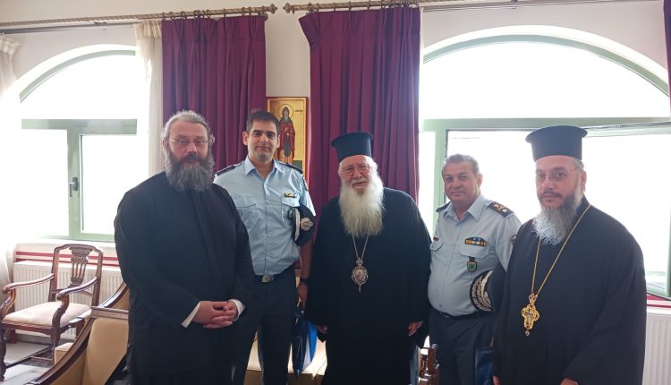 Επίσκεψη-Αστυνομικών-αρχών-στον-Μητροπολίτη-Θηβών-και-Λεβαδείας