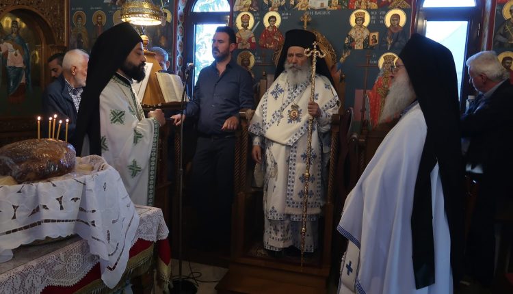 Ο-Μητροπολίτης-Ύδρας-στο-παρεκκλήσιο-της-Παναγίας-των-Βλαχερνών-στο-χωριό-Καρκαλού-Αρκαδίας